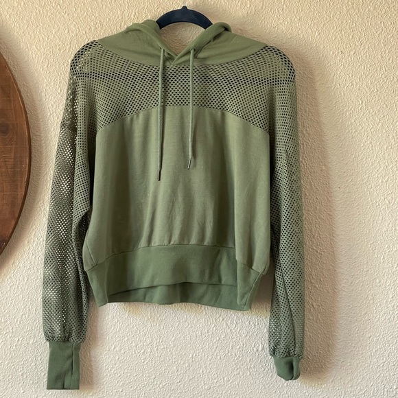 Hooded workout mesh hooded size large sweater - Picture 2 of 7